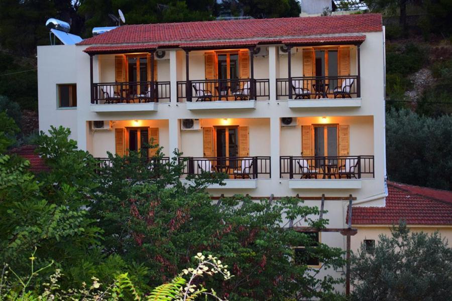 Pension Oasis Votsi  Exterior foto